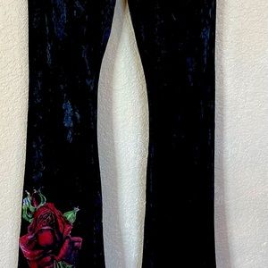 Rodeo Quincy NFR flare velvet rose pants tags on
